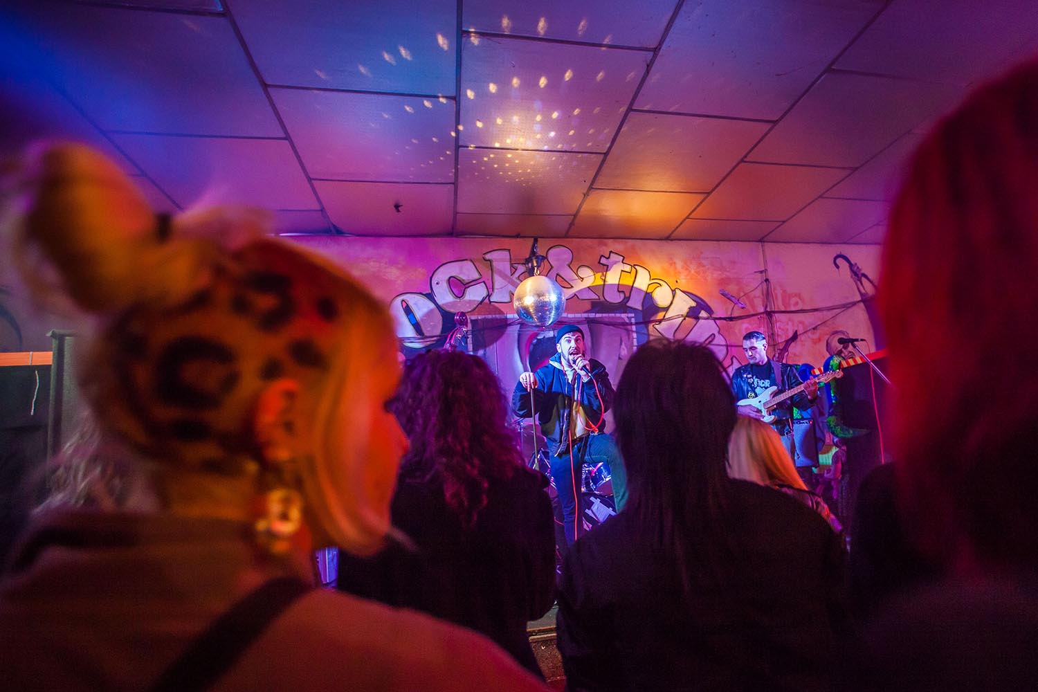 ICULT OTROS ESCENARIOS POSIBLESFIESTA POSTNIT BILLY'S MAGVIA FAVENCIA 411 BARCELONAFOTO MARTI FRADERA