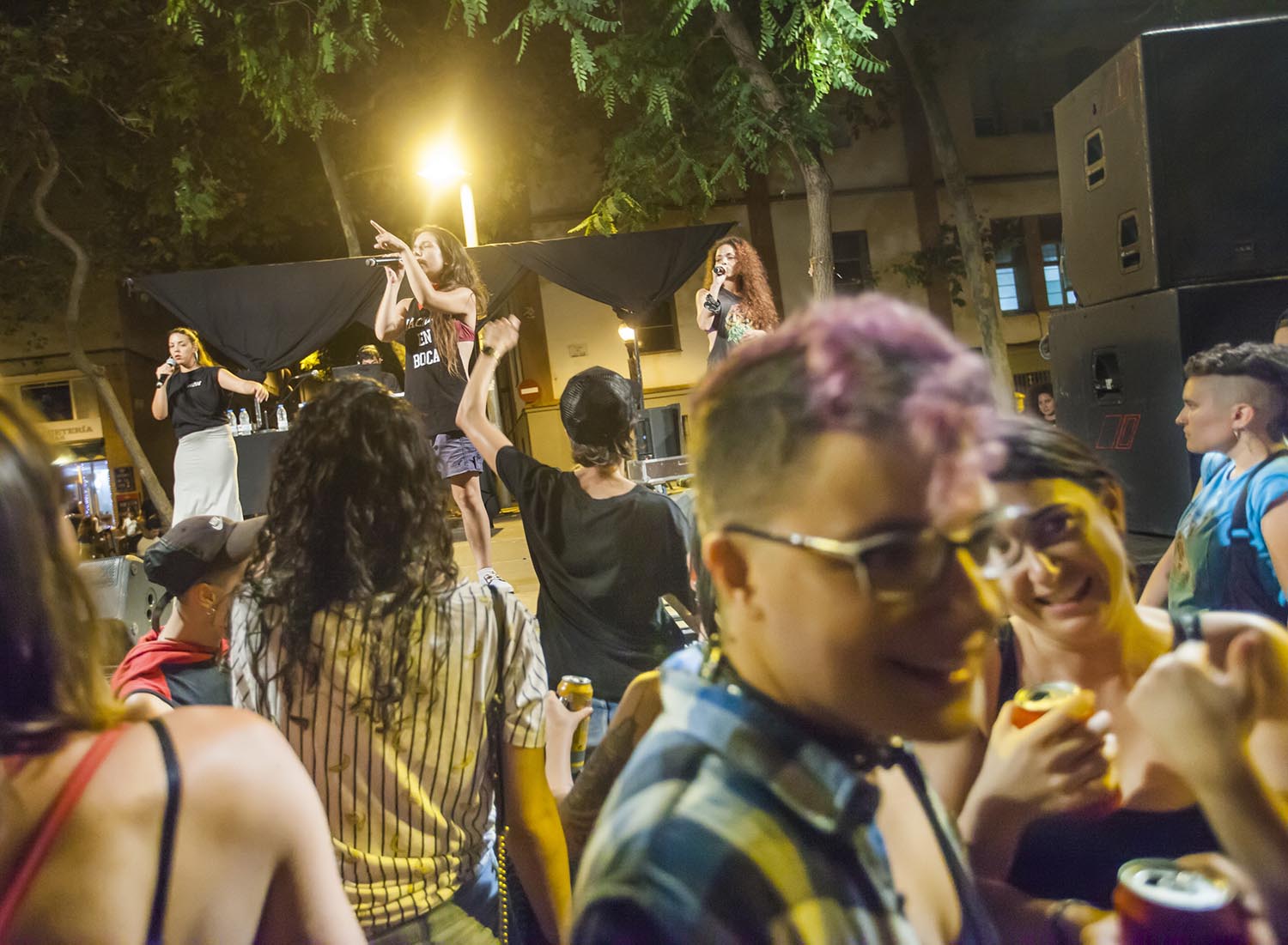 OTROS ESCENARIOS POSIBLESMACHETE EN BOCACONCIERTO EN LA PLAZA DEL SORTIDOR DEL POBLE SECFESTA MAJOR DEL POBLE SECFOTO MARTI FRADERA
