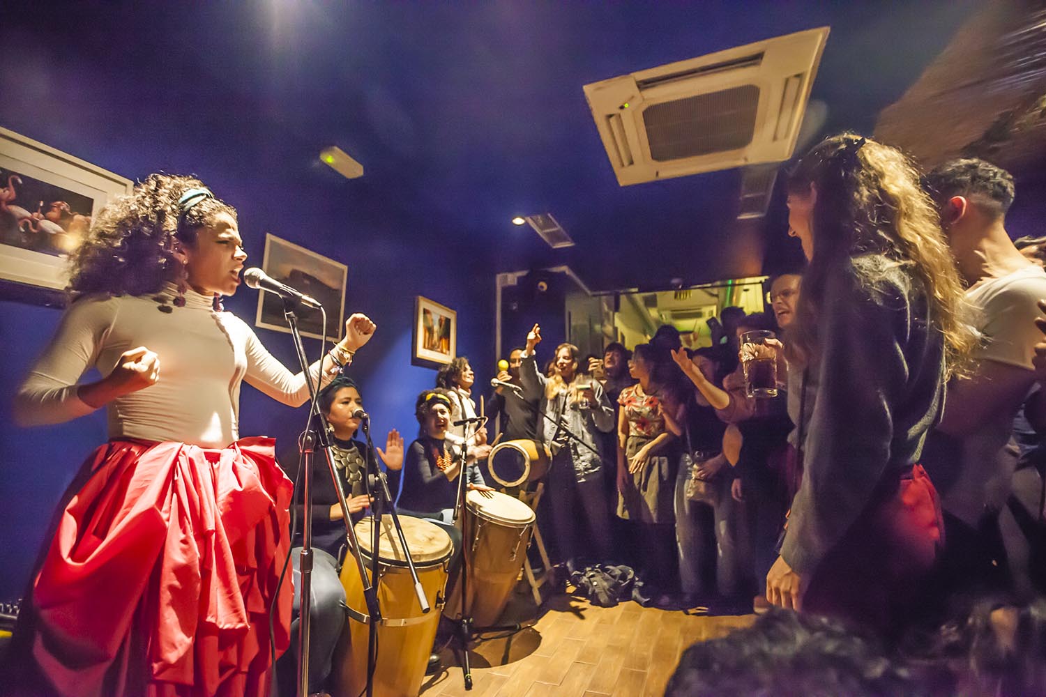 ICULT OTROS ESCENARIOS POSIBLES
09-03-2019
CONCIERTO DEL GRUPO DE PERCUSION PUERTORRIQUEÑA MANCHA ' E PLATANO EN EL BAR AGUANILE EN EL POBLE SEC BARCELONA
FOTO MARTI FRADERA