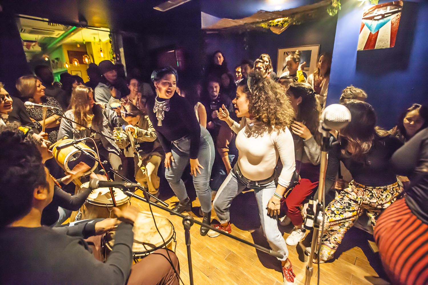 ICULT OTROS ESCENARIOS POSIBLES
09-03-2019
CONCIERTO DEL GRUPO DE PERCUSION PUERTORRIQUEÑA MANCHA ' E PLATANO EN EL BAR AGUANILE EN EL POBLE SEC BARCELONA
FOTO MARTI FRADERA