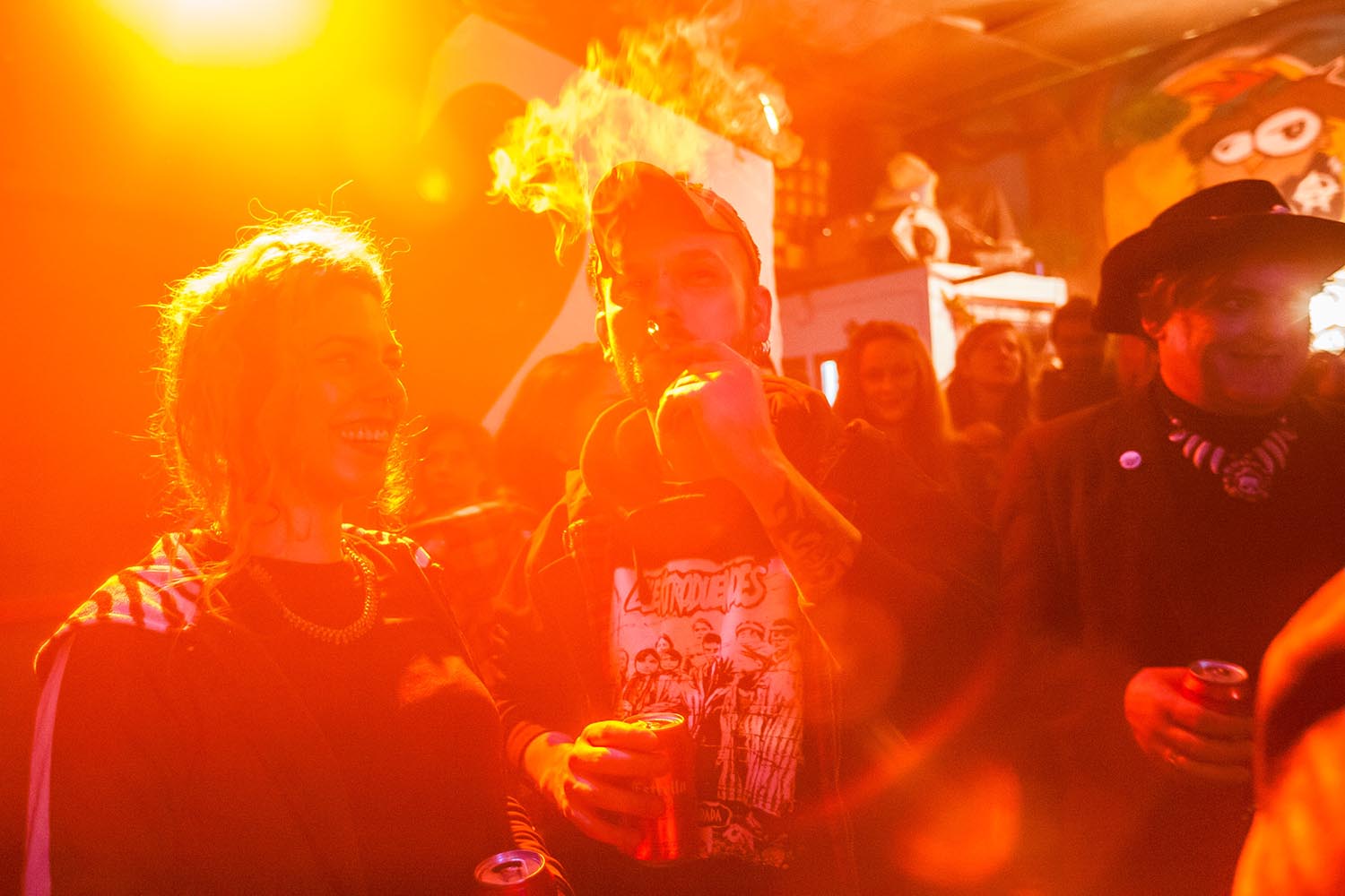 ICULT OTROS ESCENARIOS POSIBLESFIESTA POSTNIT BILLY'S MAGVIA FAVENCIA 411 BARCELONAFOTO MARTI FRADERA