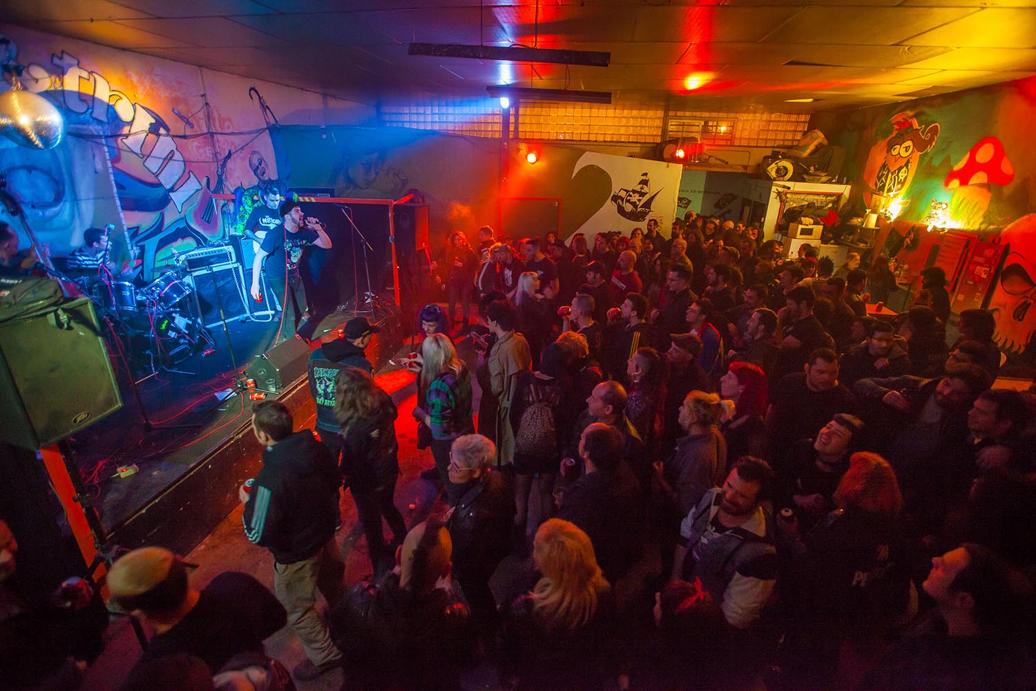 ICULT OTROS ESCENARIOS POSIBLESFIESTA POSTNIT BILLY'S MAGVIA FAVENCIA 411 BARCELONAFOTO MARTI FRADERA