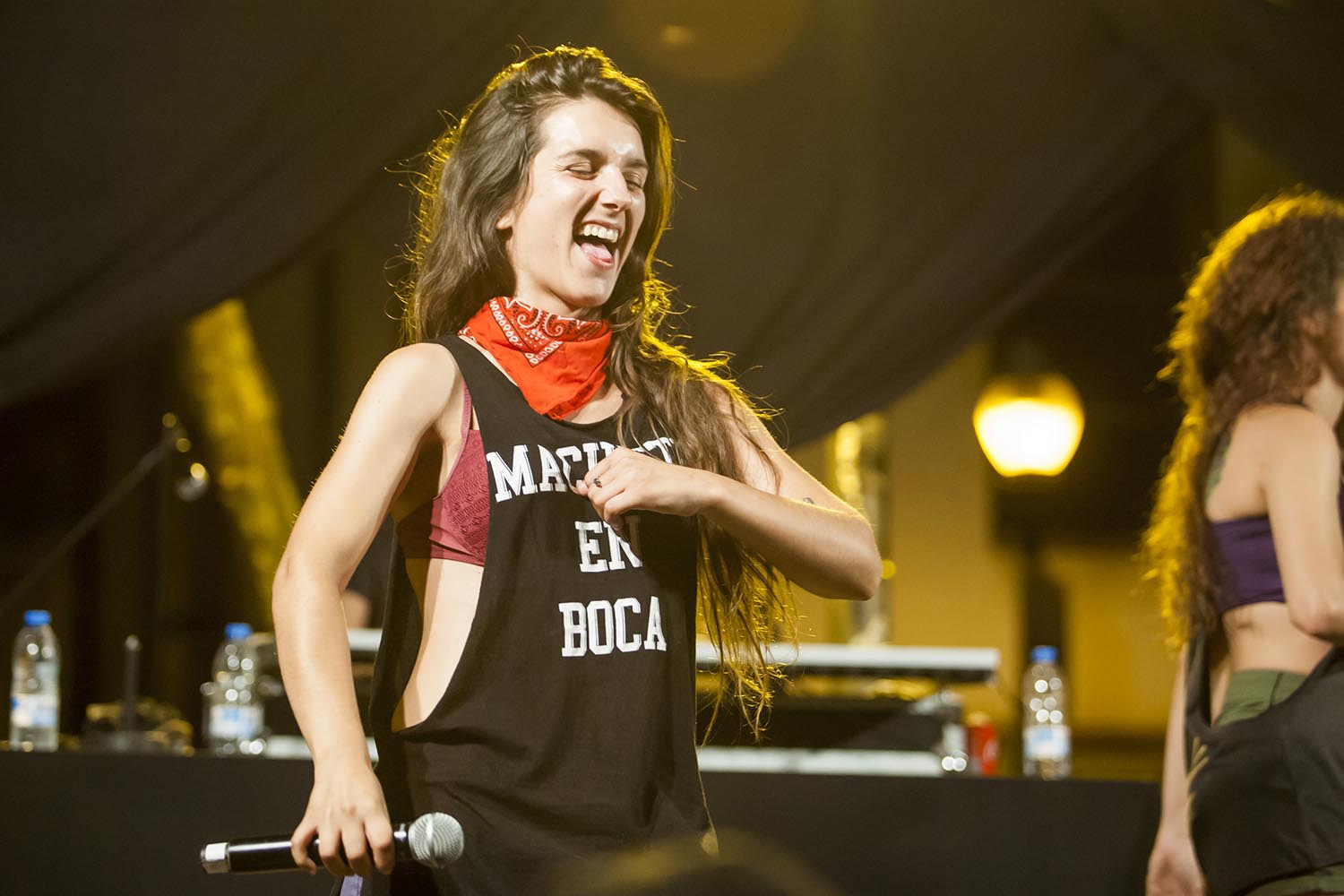 OTROS ESCENARIOS POSIBLESMACHETE EN BOCACONCIERTO EN LA PLAZA DEL SORTIDOR DEL POBLE SECFESTA MAJOR DEL POBLE SECFOTO MARTI FRADERA