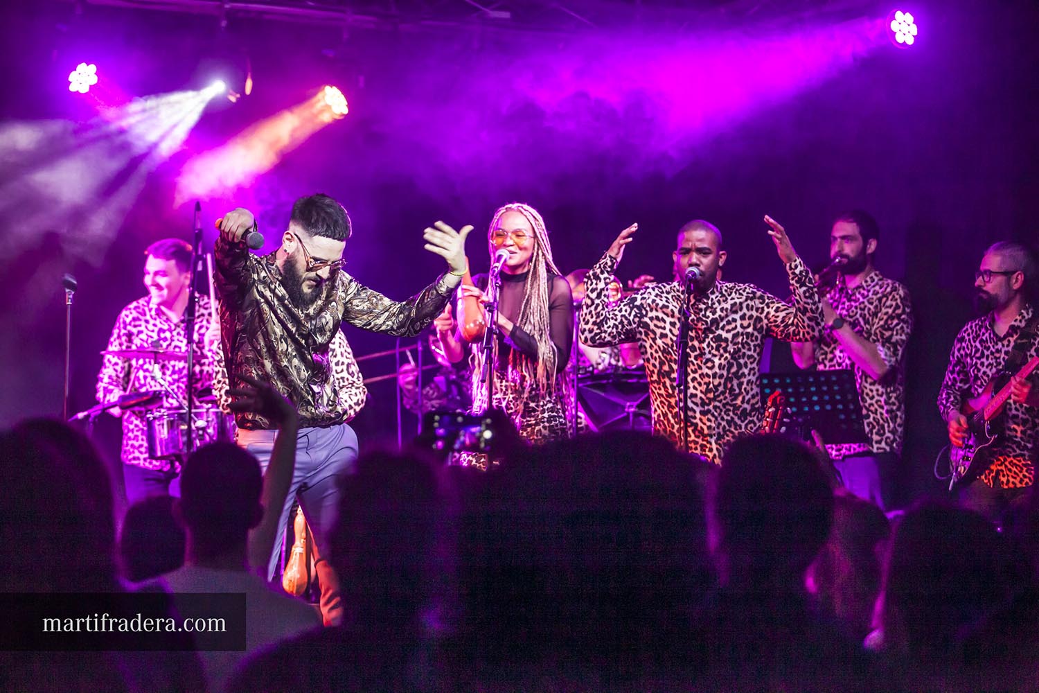 ICULT - OTROS ESCENARIOS POSIBLES
31-03-2019

CONCIERTO DE GRUPOS CUBANOS COMPOTA DE MANANA Y ANGEL YOS EN LA SALA LA NAU EN POBLENOU BARCELONA

FOTO:

MARTI FRADERA BOHERA
FOTOGRAF
+34 658 500 306
martifradera@gmail.com
www.noupunt.com
www.martifradera.com
Instagram @martifraderabohera