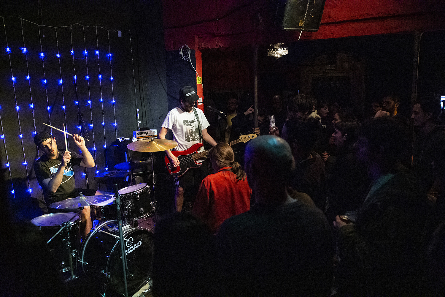 BARCELONA 08/02/2020 Icult. Actuación de los grupos Industrias Orsini y Louis X Armstrong en el bar clandestino La Reina D'Àfrica de Vallcarca.LUGAR: La Reina d’Àfrica de Vallcarca.AUTOR: Manu Mitru