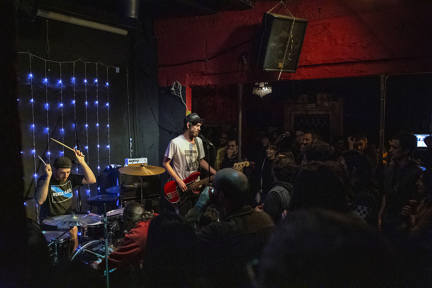 BARCELONA 08/02/2020 Icult. Actuación de los grupos Industrias Orsini y Louis X Armstrong en el bar clandestino La Reina D'Àfrica de Vallcarca.LUGAR: La Reina d’Àfrica de Vallcarca.AUTOR: Manu Mitru