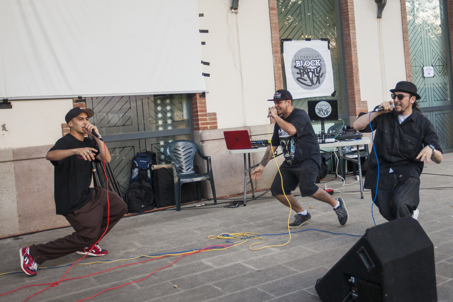 OTROS ESCENARIOS POSIBLESREPORTAJEHOSTAFRANCS BLOCK PARTY EN EL CENTRE CIVIC ESTACIO MAGORIA EN GRAN VIA 247 EN BARCELONAFIESTA DE DISCJOCKEYS ( DJ ) , RAPPEROS , RAP , HIP HOP , GRAFITEROS FOTO MARTI FRADERA