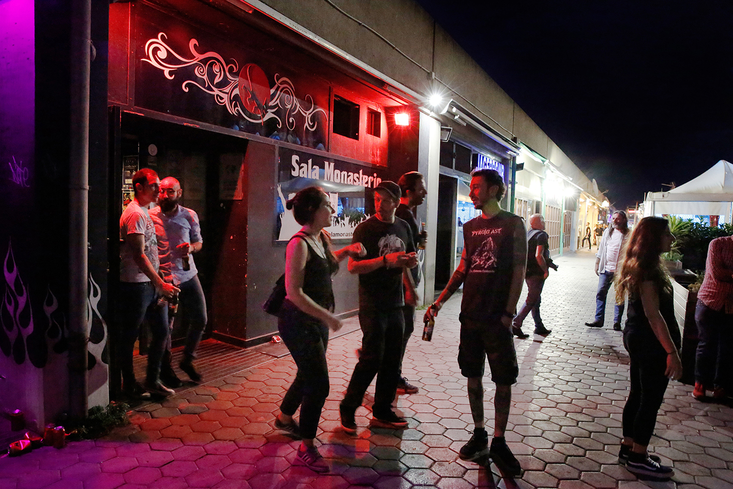 BARCELONA 28/06/2018 Otros Escenarios. Sala Monasterio (Port Olímpic: Moll de Mestral, 30). És un concert de grups metaleros al Port Olímpic. FOTO : ALVARO MONGE