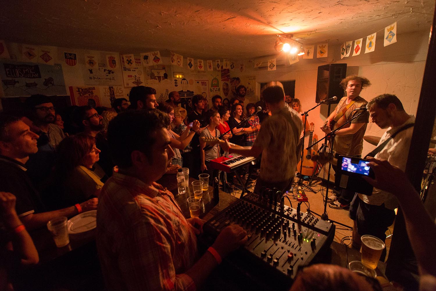 Fiesta de aniversario de la asociacion HiJauh USB foto de nuria puentes