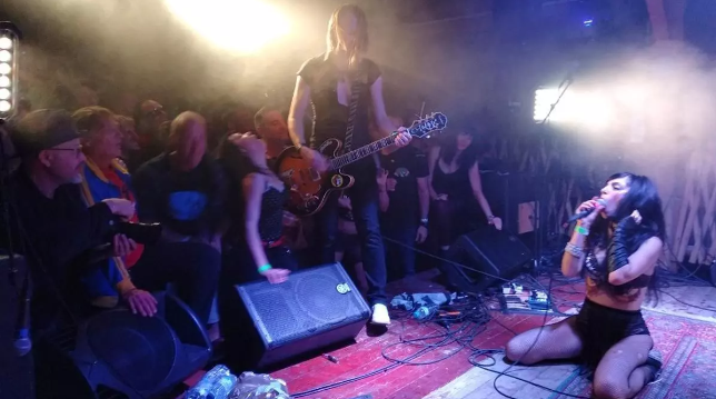 Munster Loony Raving Party (Nando Cruz, 2-6-2019)